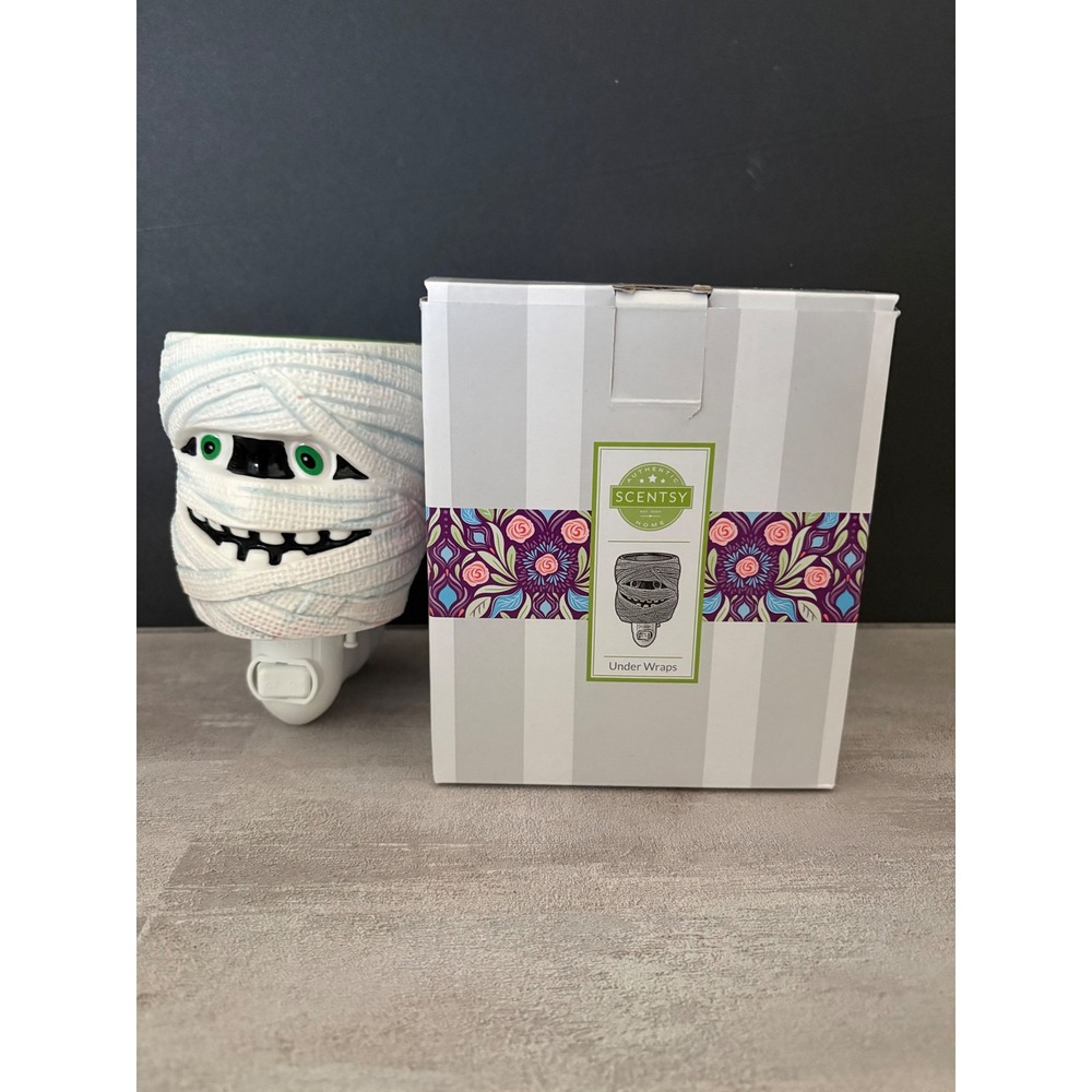 Scentsy Under Wraps Mini Warmer Halloween Mummy Ceramic Plug-In White Green Eye